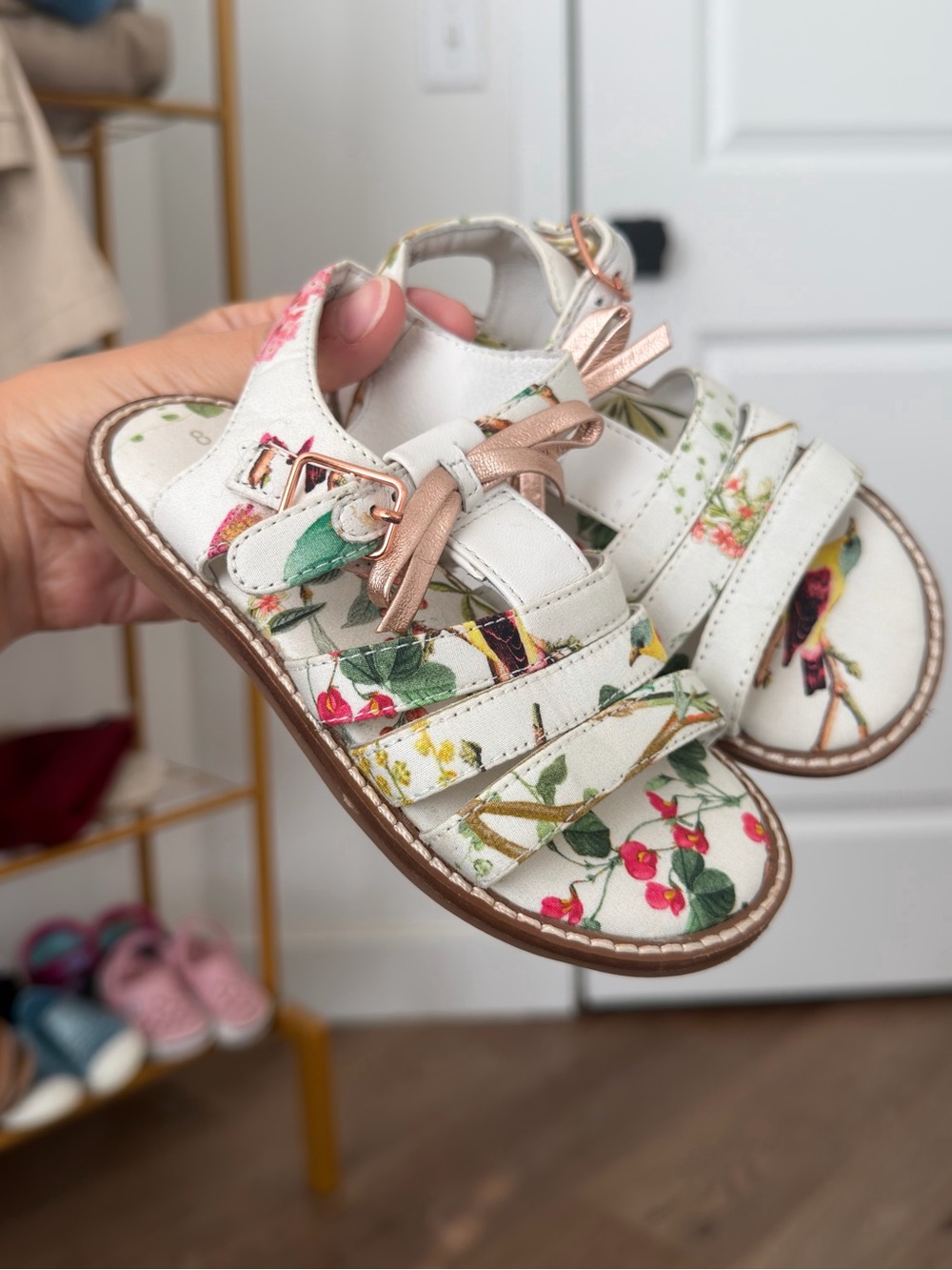 NEXT White Floral Girls Sandals Rose Gold Bow Buckle Side Size 8c Toddler Girl